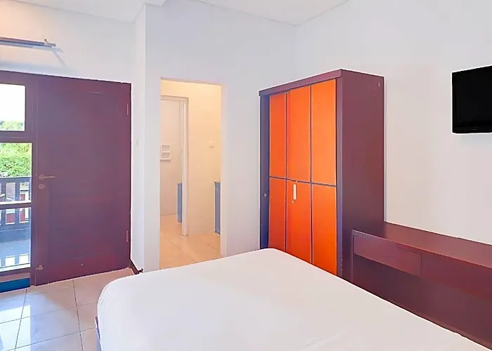 Collection O Bali Near Kedonganan Beach Formerly New Asta Graha Homestay 3* Kuta (Bali)